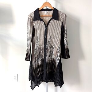 🌼 NWOT Lindi Elegant Pleated Button Down Blouse 🌼